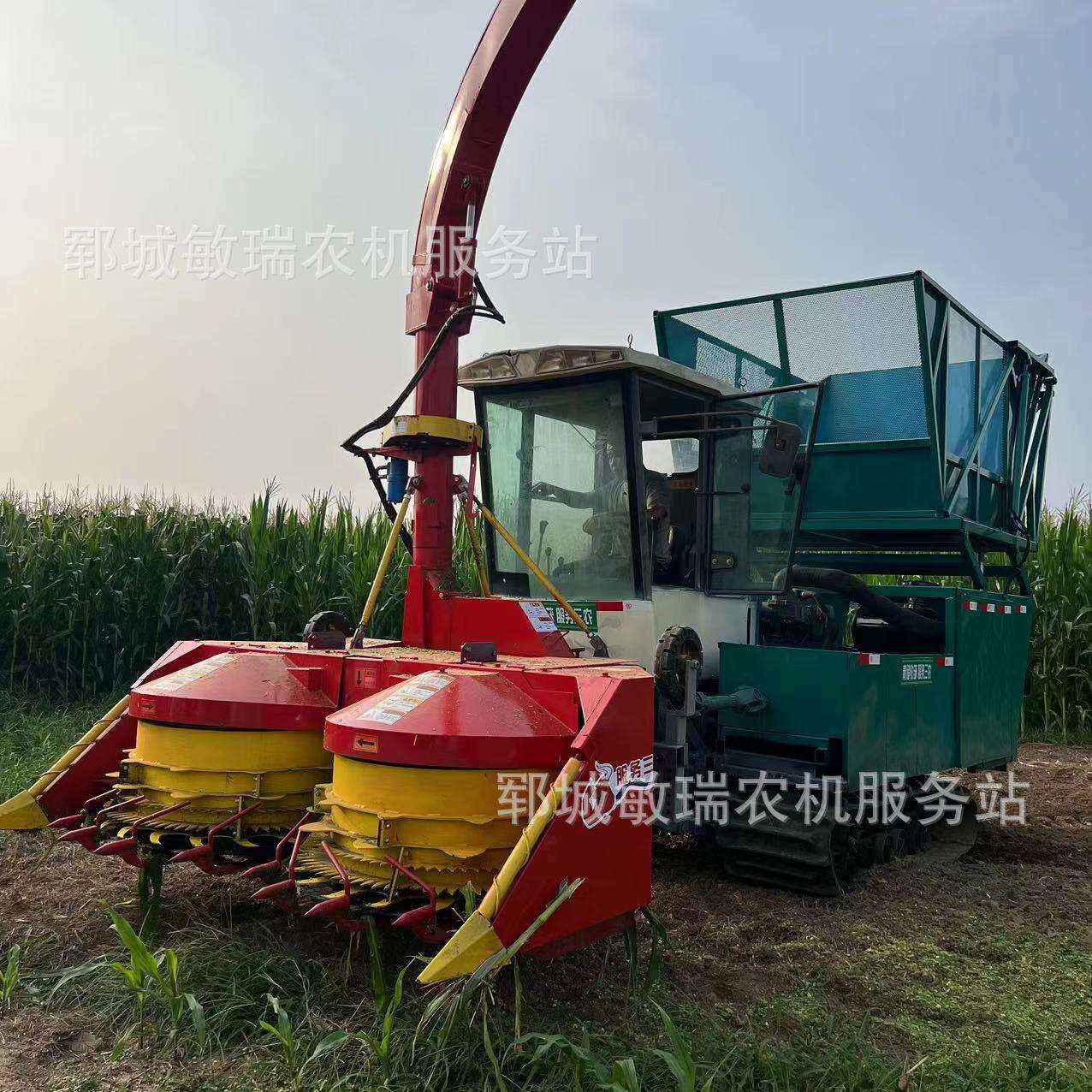 农用驾驶室款高速履带转盘青储玉米收割秸秆后耕地一体机青储机