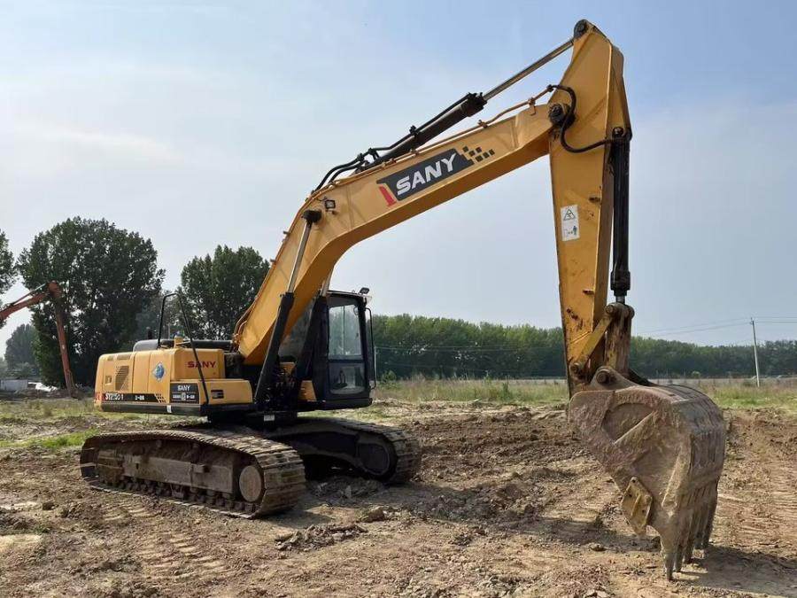 12月31日北京三一215挖机网络拍卖公告