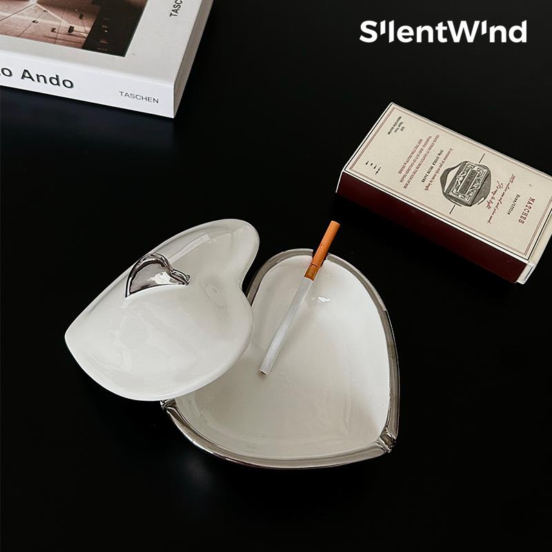 SilentWind高颜值心形烟灰缸带盖子防飞灰女士可爱家用桌面陶瓷烟