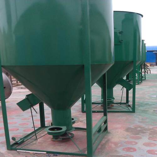 大型立式饲料粉碎搅拌一体机 2吨自吸玉米粉碎搅拌机浓缩料混合机