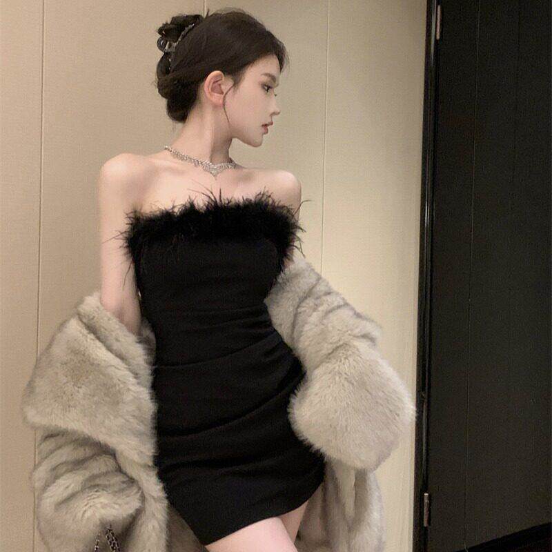 性感一字肩黑色抹胸洋装女夏季赫本风生日小礼服修身包臀短裙子