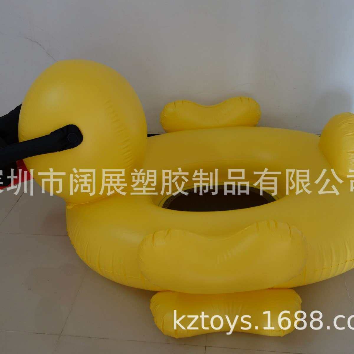现货充气网布大黄鸭大嘴鸭坐骑浮排浮床PVC网布大黄鸭带墨镜
