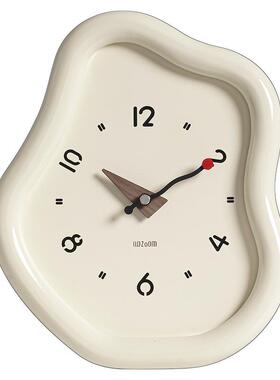 wozoom屋准奶油风家居客厅台式时钟玄关桌面摆件电视柜座钟装饰品