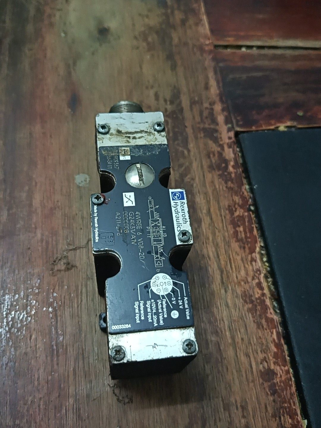 力士乐比例阀，4WREE 6 V08-20，外壳裂，内部完好