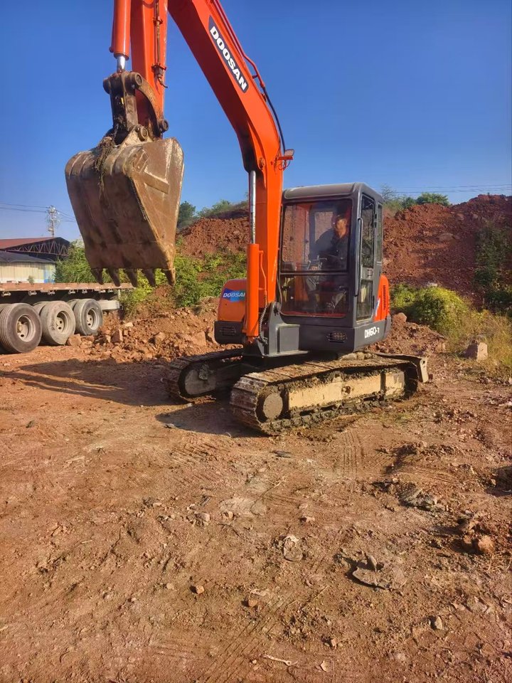 11月14日金华斗山55挖掘机网络拍卖公告