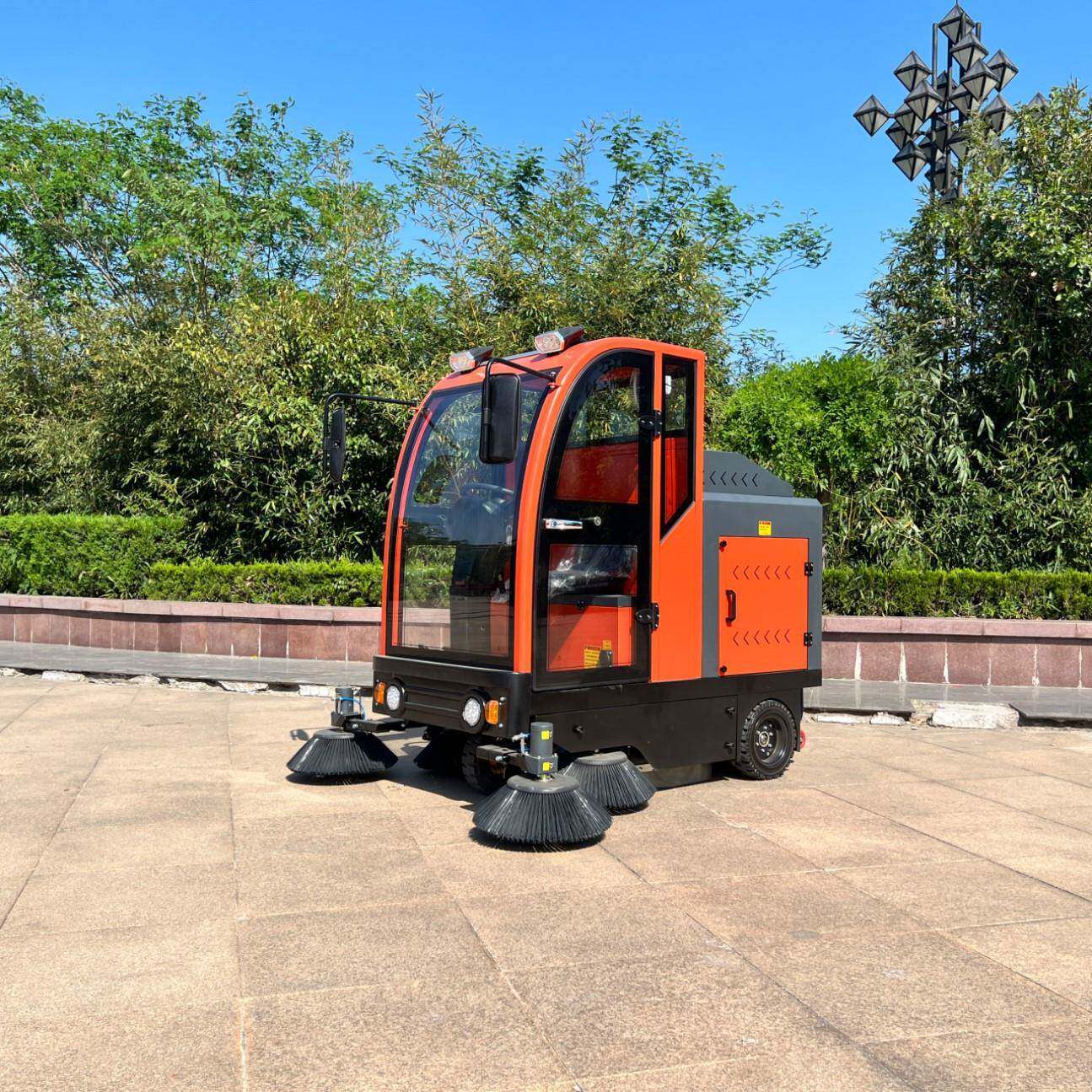 公路垃圾清扫吸尘电动扫地车园区清洁尘推工业商用雾炮清扫车