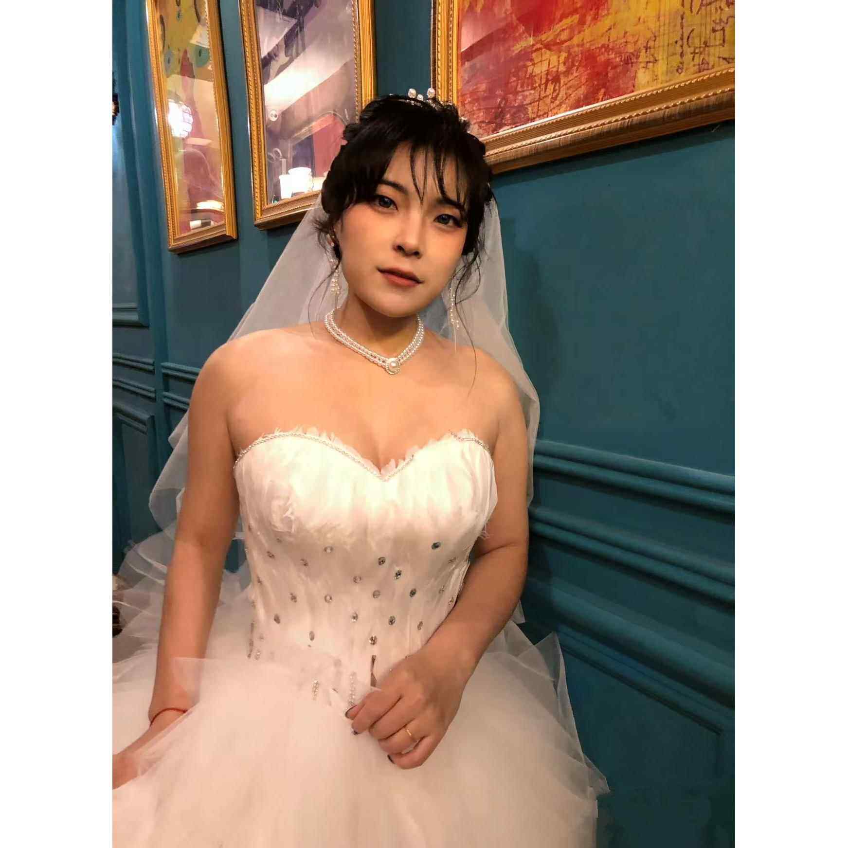 正品黑色羽毛晚礼服显瘦新娘敬服晚舞会宴酒生日派对主持款礼服短