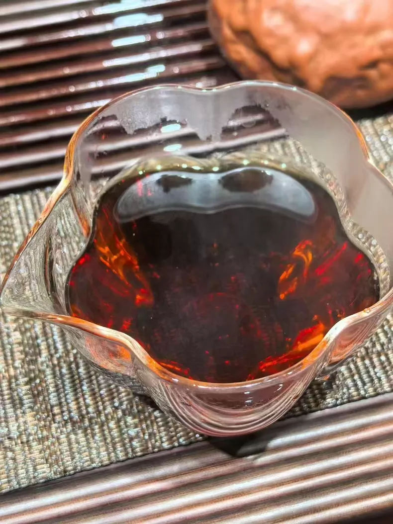 老品牌—春海茶廠2010年班章宮廷熟茶 普洱茶 BUASHOP普洱老茶