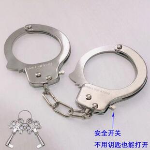儿童加厚手铐手镯玩具道具加重手扣男钥匙金保安游戏手扣手铐脚镣