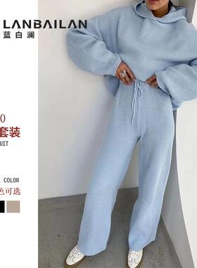 Two sets of women's sports hoodies 女装运动卫衣套装两