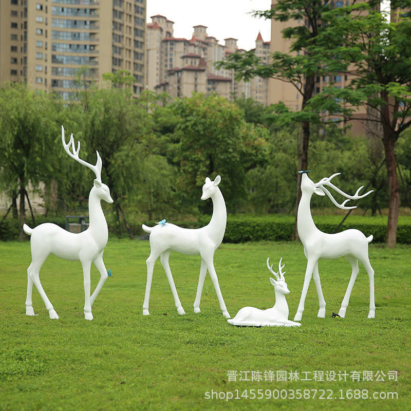 创意户外玻璃钢小鹿室外雕塑卡通假山庭院景观落地梅花鹿公园摆件