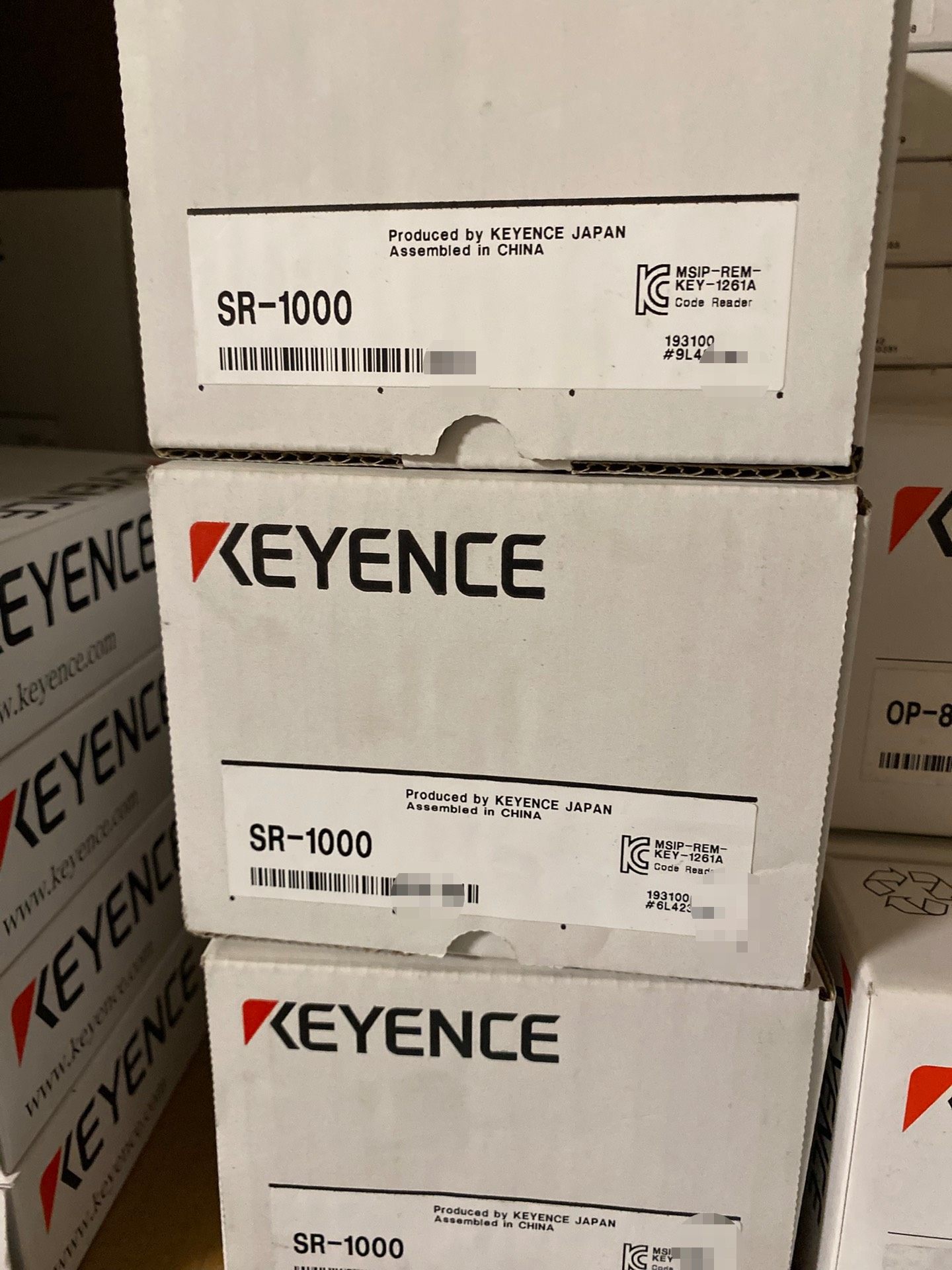 基恩士SR-1000，正品码盒一致