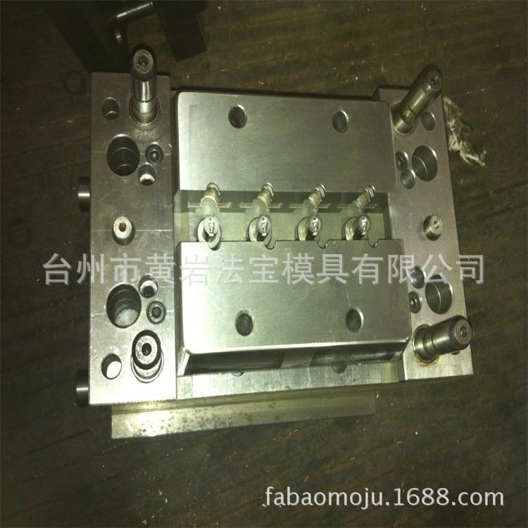 翻盖塑料盖湿巾盖子黄岩模具厂家定制加工注塑一站式