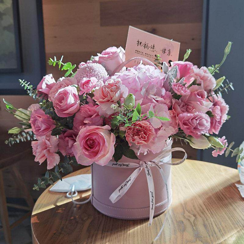 鲜花礼盒装上海南京同城速递玫瑰康乃馨混搭生日花束配送妈妈闺蜜