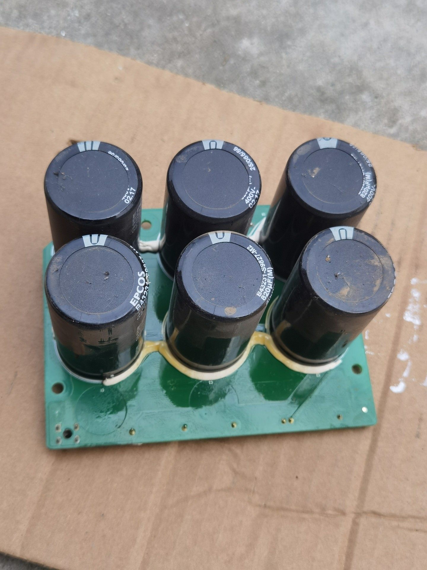 400V820uF电容板35x60mm