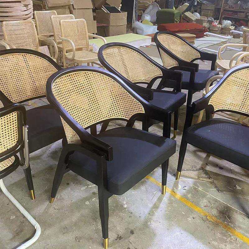美式复古藤编椅子餐厅酒店奶茶店休闲扶手椅 设计师靠背手工椅子