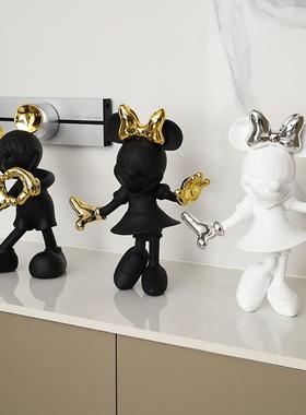 卡通米奇摆件公仔手办家居客厅电视柜装饰品网红老鼠软装轻奢酒柜