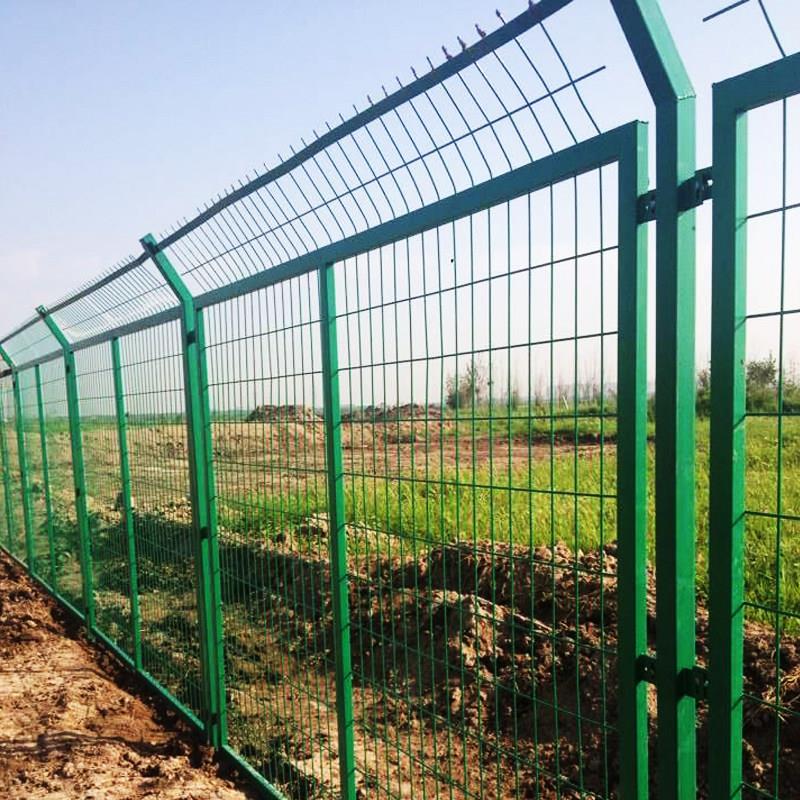 边框护栏网勾花铁丝防护网公路圈地双边丝网框架养殖隔离网格围挡