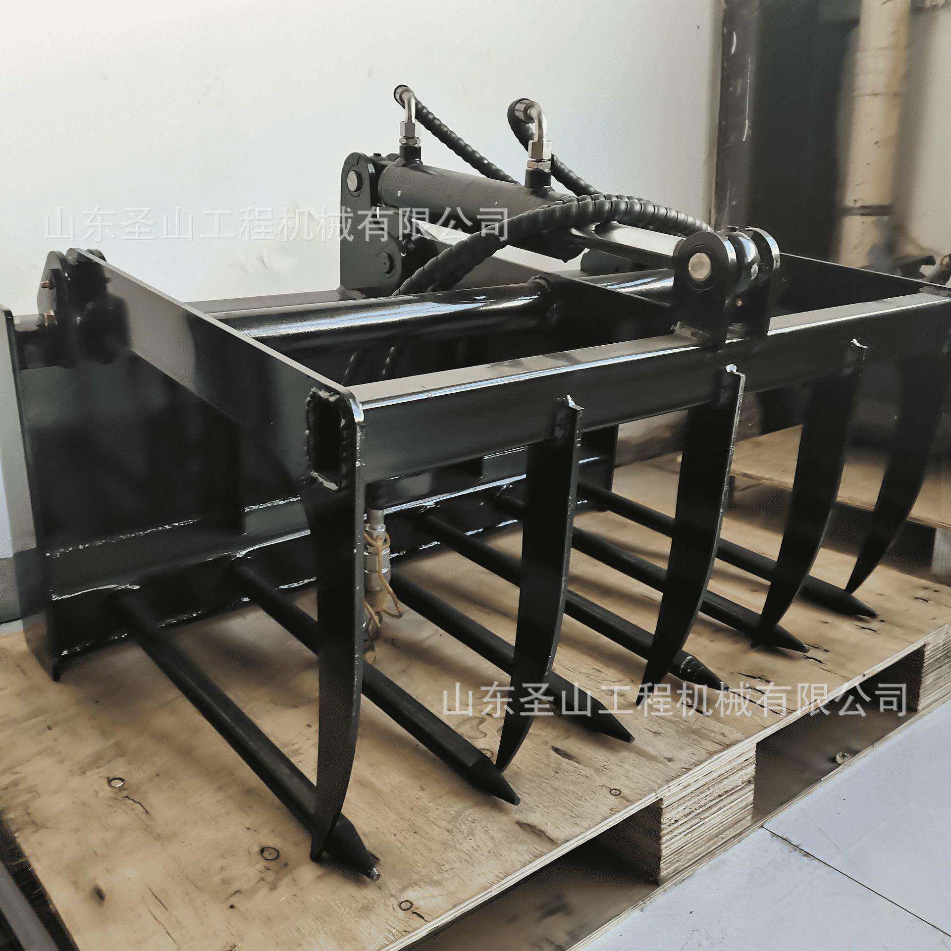 小型滑移式装载机属具多功能配件安装方便推土铲 梳妆研磨机 草叉