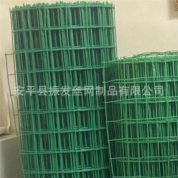 荷兰网圈地养殖网浸塑电焊网绿色铁丝围栏网鱼塘围栏网养鸡养鸭网