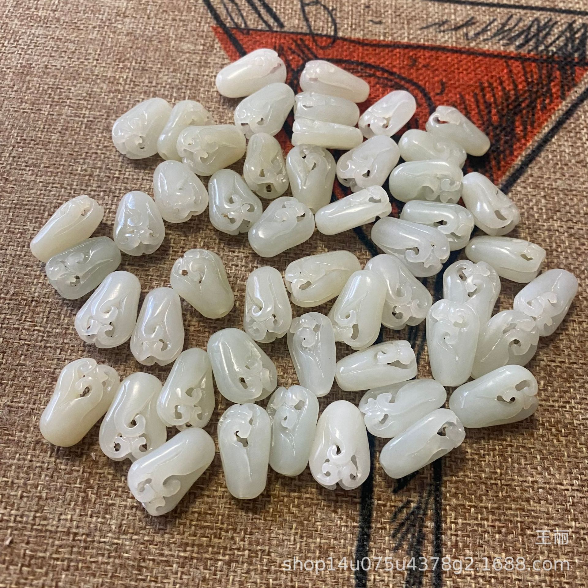 和田玉籽料随形珠子 镂空福禄寿福瓜手链配珠 佛手玉手串散珠