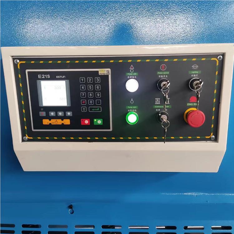 数控剪板机8X320QC11Y-6X0装一箱修边裁板集机南小通剪板机折弯机