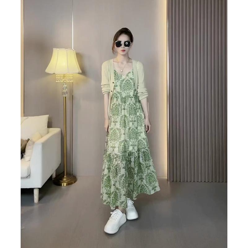 欧洲站2025秋装新款海边度假超仙女长裙绿色碎花吊带连衣裙两件套