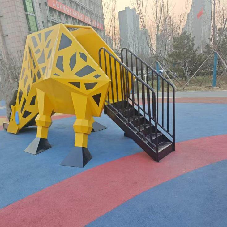 户外大型滑梯游乐设施小区公园不锈钢非标铁艺长颈鹿卡通滑梯厂家
