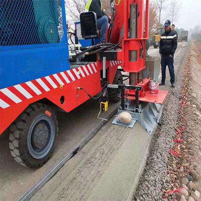 路缘石滑模机全自动路缘石挤压摊铺成型机路边沟成型摊铺机