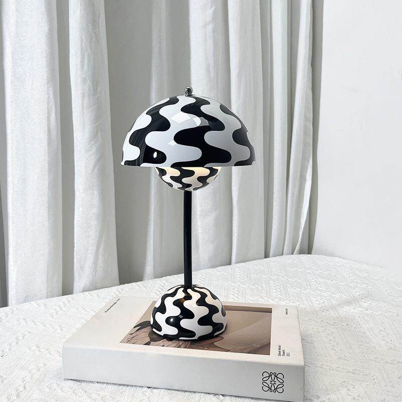 2026新款丹麦花苞台灯复古美式充电触摸北欧装饰led氛围灯轻奢