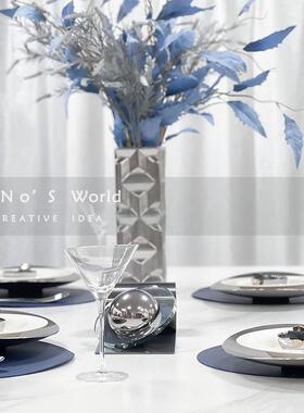 现代简约餐具摆件蓝色系餐厅软装饰品餐盘花瓶样板房展厅餐桌摆台