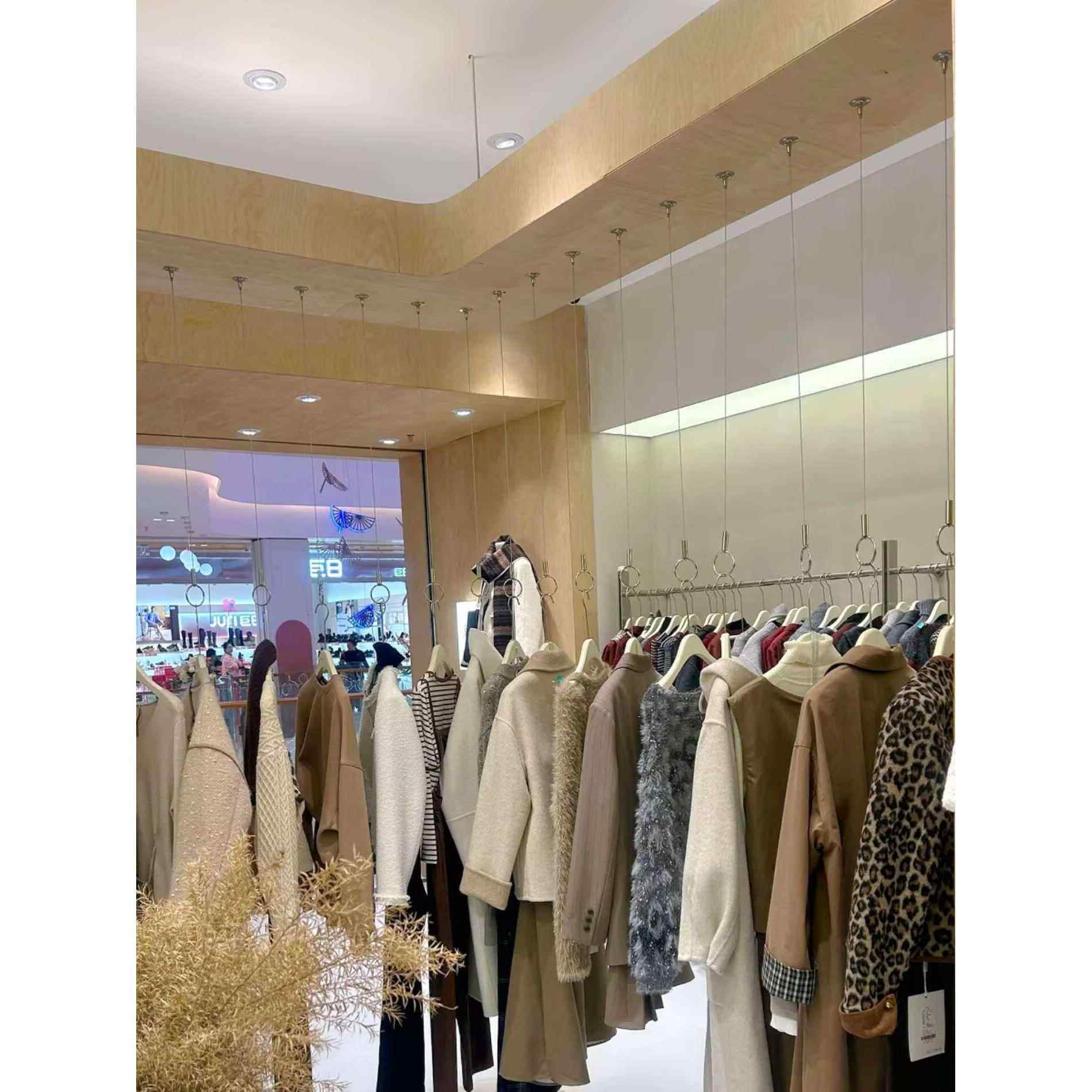 挂衣炼吊挂金色挂环服装店橱窗顶装吊钩墙上固定挂衣架钢丝绳吊环
