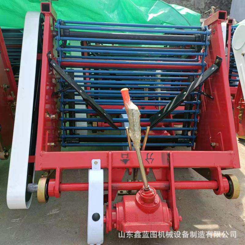 红薯土豆收获机15马力自走式蜜薯收果机花生大蒜多用途挖掘出果机