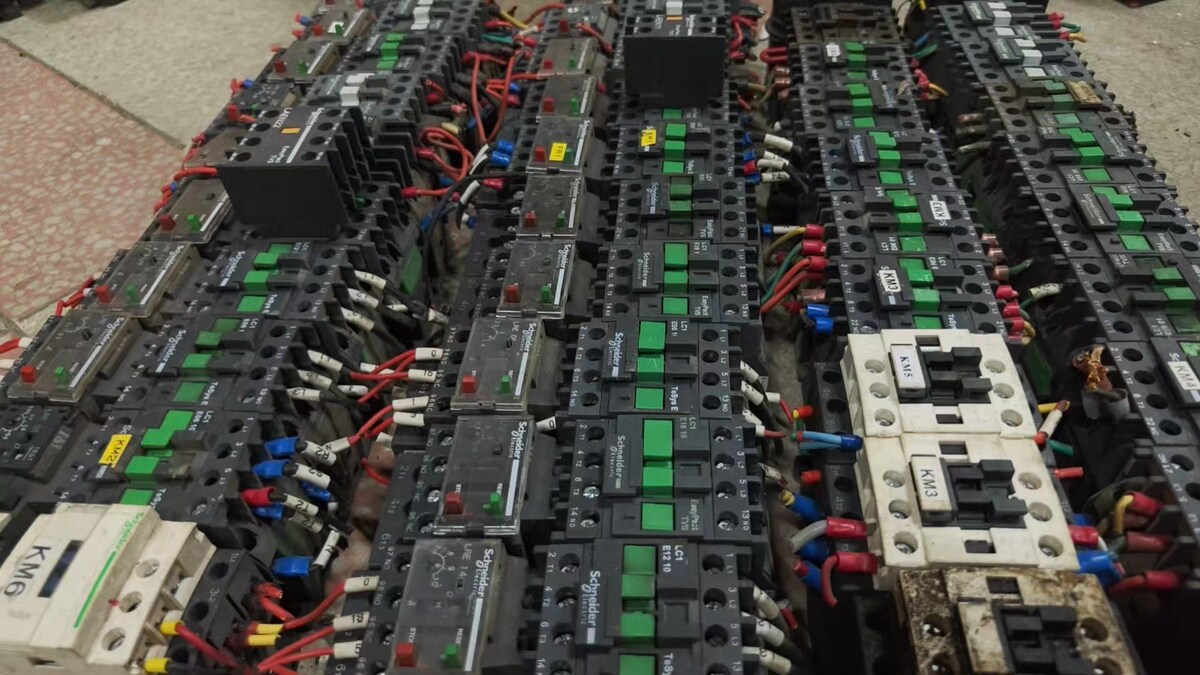 5月8日北京【京械6826】单位淘汰报废处置接触器一批共计40只其中20只含辅助接线（具体以实物为准）网络拍卖公告