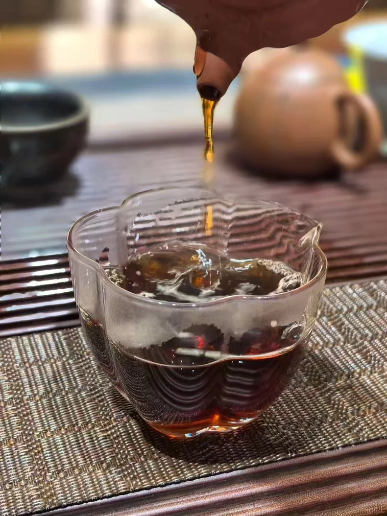 老品牌—春海茶廠2010年班章宮廷熟茶 普洱茶 BUASHOP普洱老茶