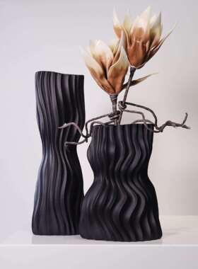 现代简约黑白波浪条纹花器树脂艺术花瓶民宿艺术家居桌面软装饰品