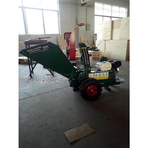 小型树枝农作物秸秆杂草粉碎机 移动式碎枝机 道路树枝修剪设备