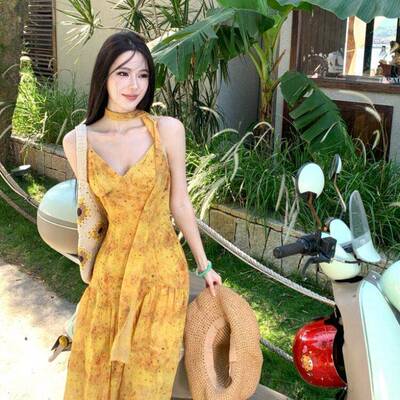法式海边度假风氛围感黄色晕染碎花飘带V领洋装女吊带拍照长裙