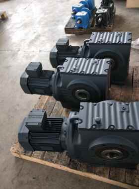 斜齿轮蜗轮蜗杆减速机 SA47-32.48-Y0.37-4P-M2