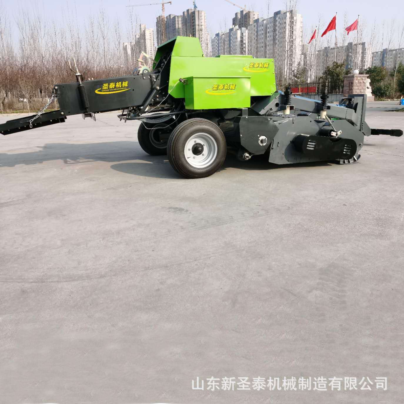 自动化小麦秸秆捡打捆机视频农补型秸秆捡拾方捆机方形打包机