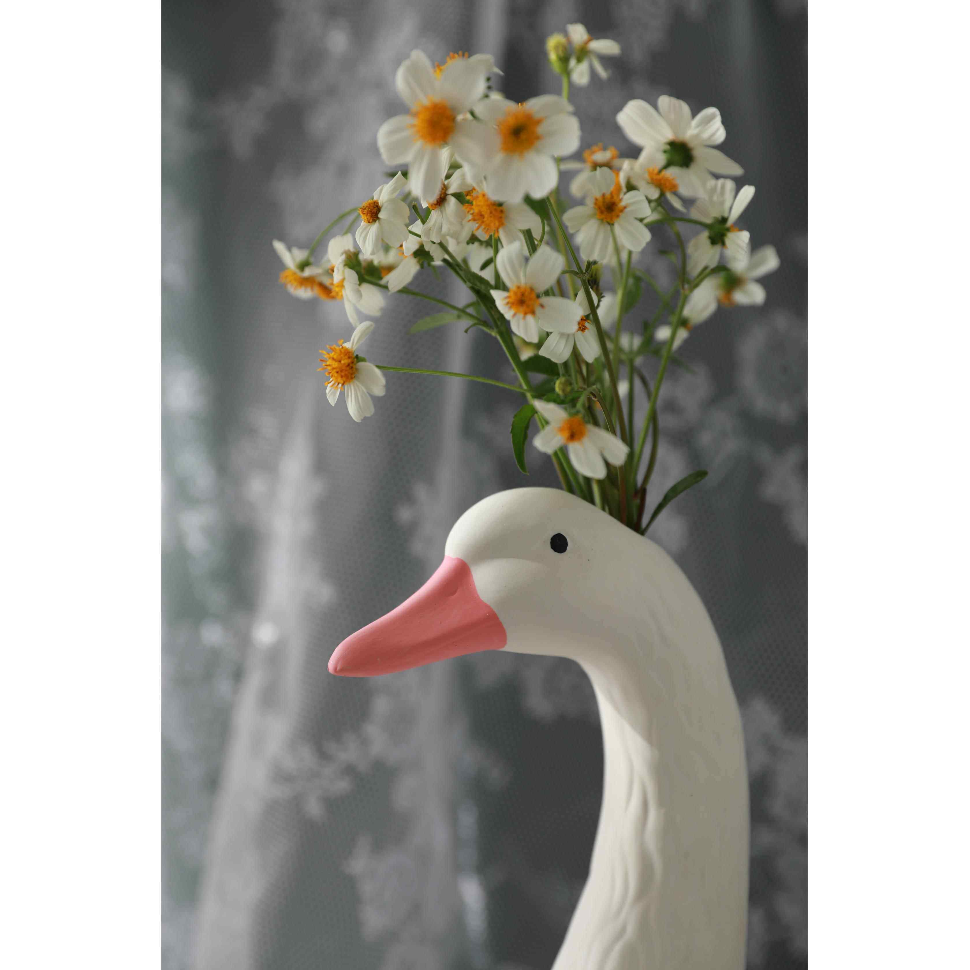 MUSe Garden 嗲嗲粉红大鹅 手绘哑光陶瓷花瓶装饰摆件