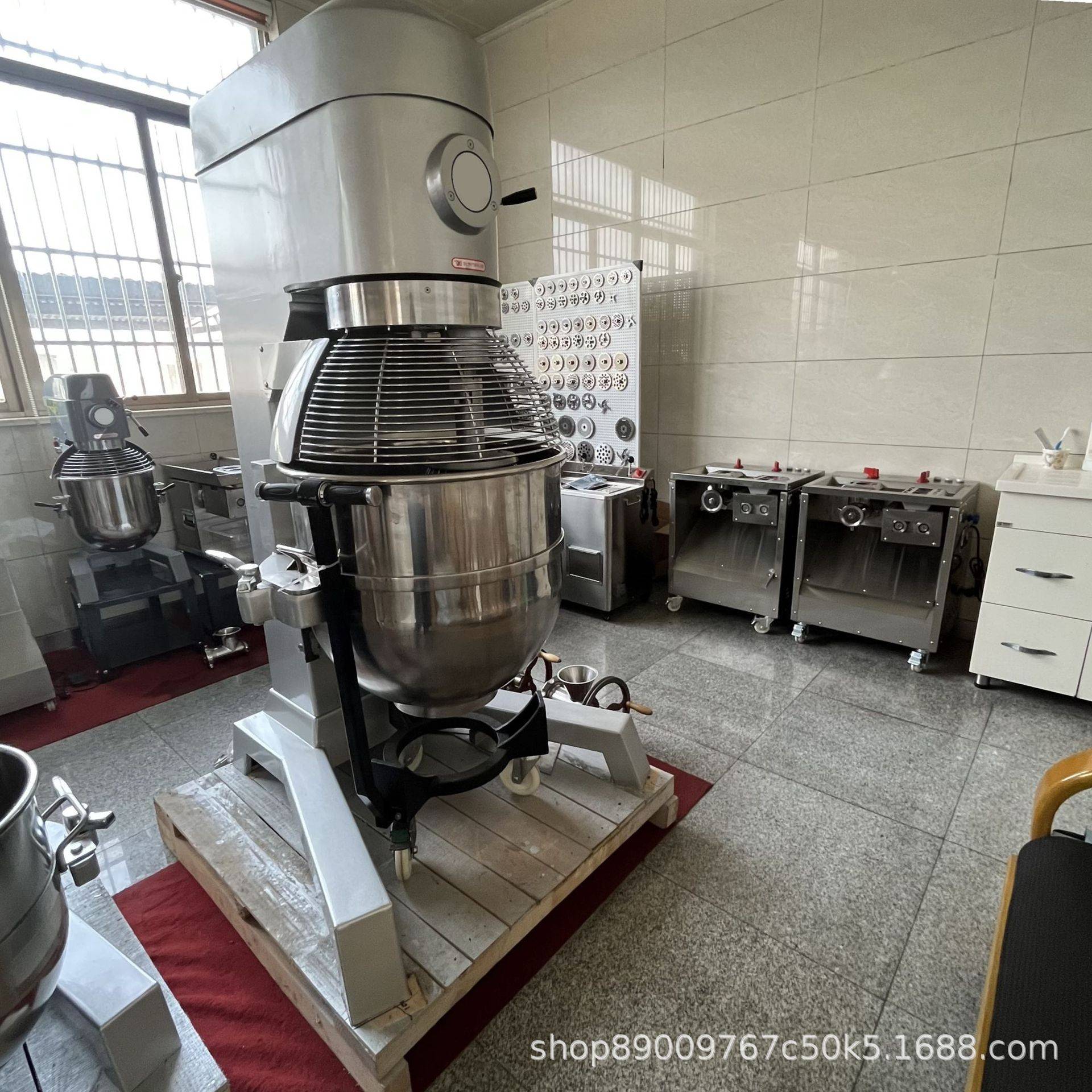 商搅拌机大量机容QVXB125用多功能料理打发拌馅和面搅拌机烘焙打
