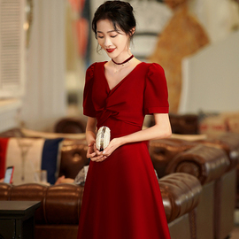 敬酒服新娘平时可穿短款酒红色订婚红裙v领显瘦气质连衣裙回门服
