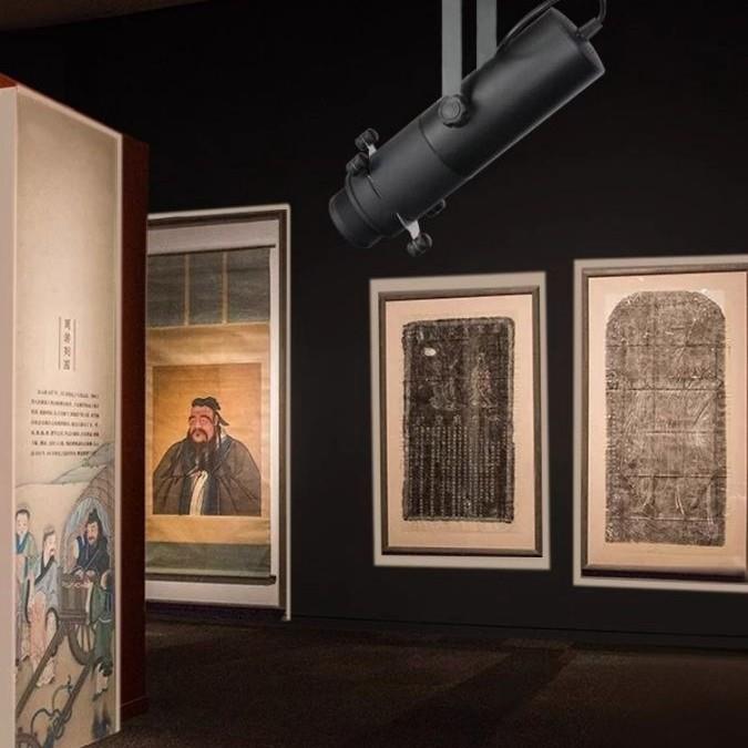 博物馆字画展览馆美术馆展会 可调光吸顶轨道聚光照画灯切光灯射