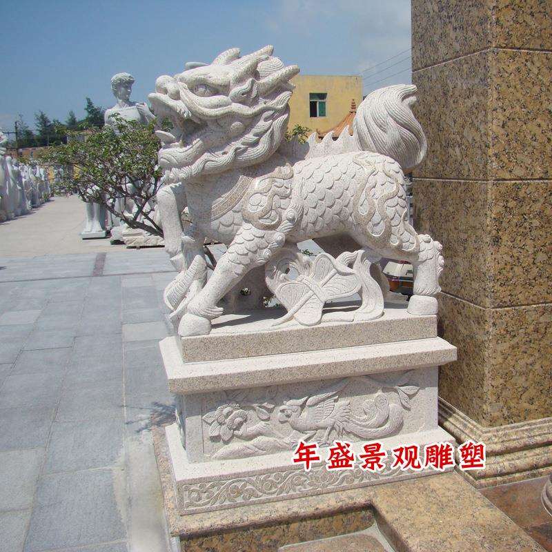 惠安崇武雕刻石雕麒麟厂家 黄锈石麒麟摆件单位门口吉祥动物雕塑