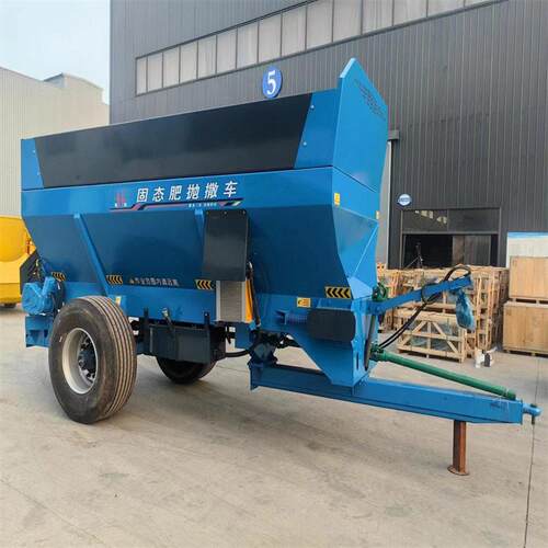 农家均匀抛撒车8立方撒粪车整机尺寸拖拉机牵引撒车视频