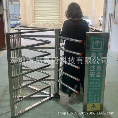 尼高迈工厂供应单向不锈钢闸门公园商业步行街景区人行导向辊栅道