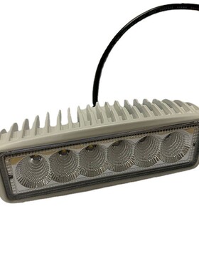 E013001 18W 高亮度汽车LED 工作灯 越野 吉普车脚踏板灯探照灯