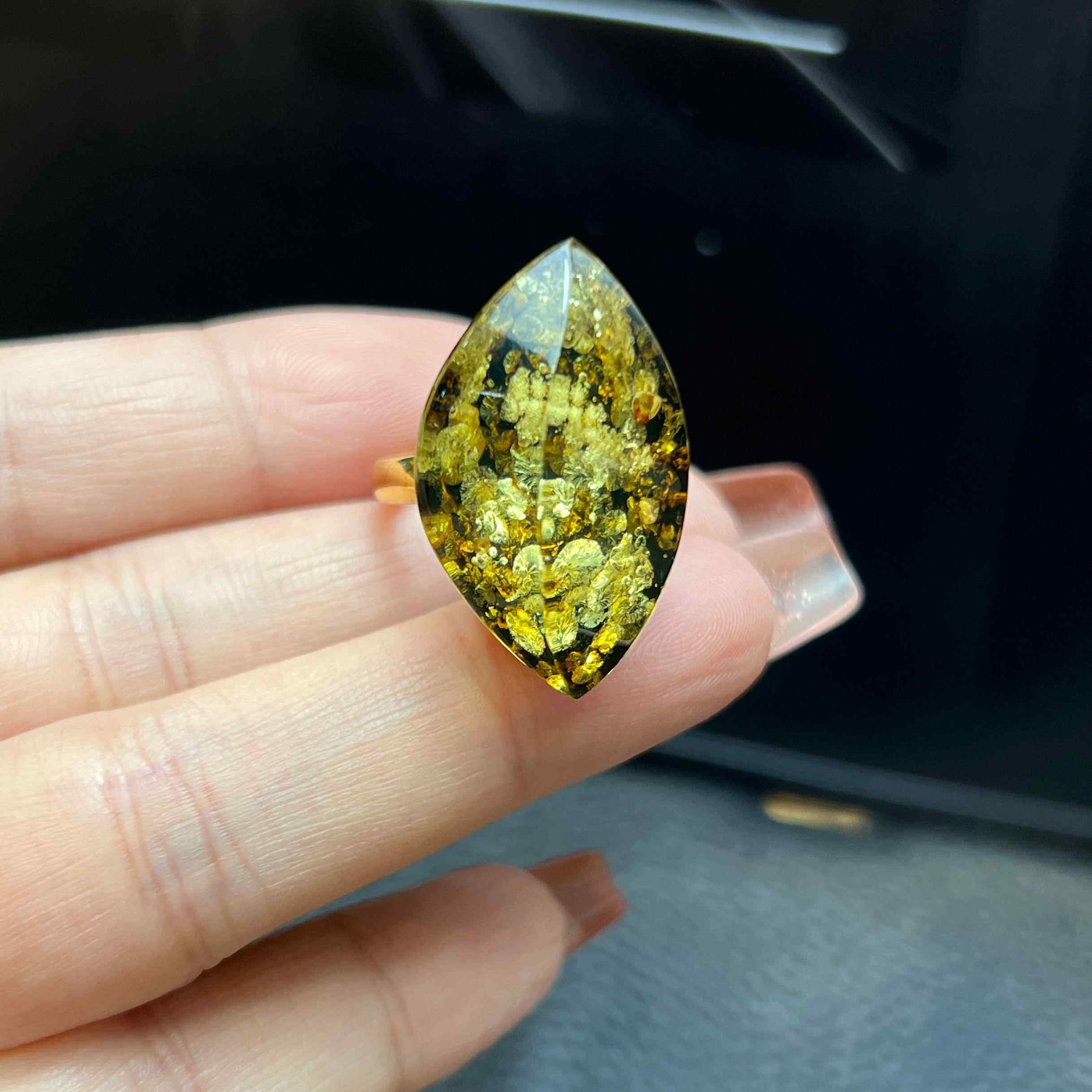 欧美女款进口 天然金绿色琥珀景观戒指手环 切割面异形花珀 珍藏