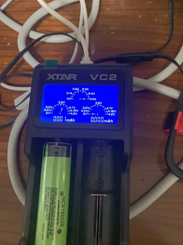 18650 батарея прочная световая фонарик зарядное устройство, товары немного больше, потому что он старый